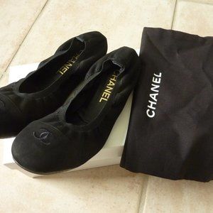 CHANEL Ballerinas Flats with 'CC' Logo (Black) - 8